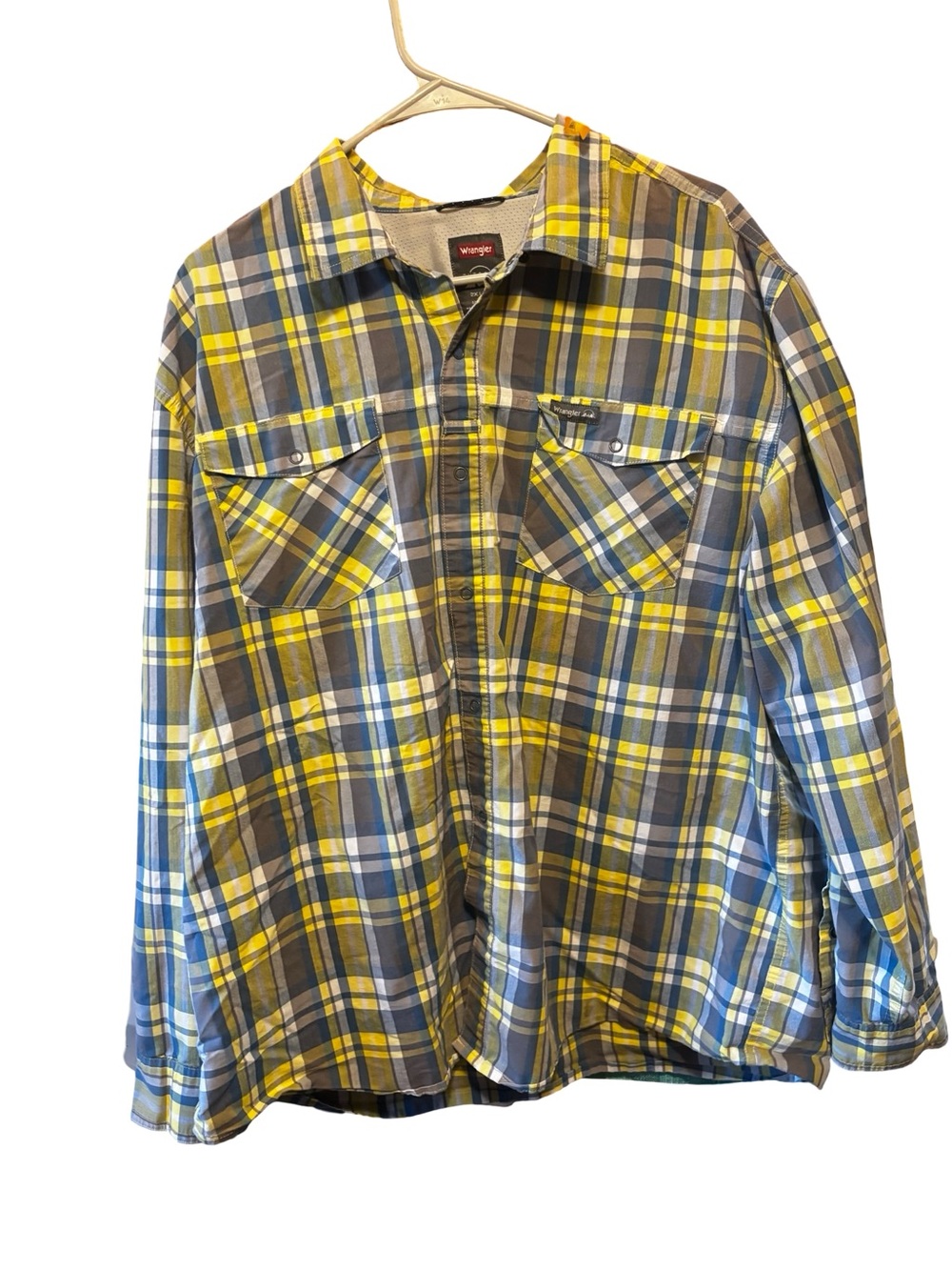 Wrangler Yellow & Blue Plaid Button-Up Shirt snap buttons.